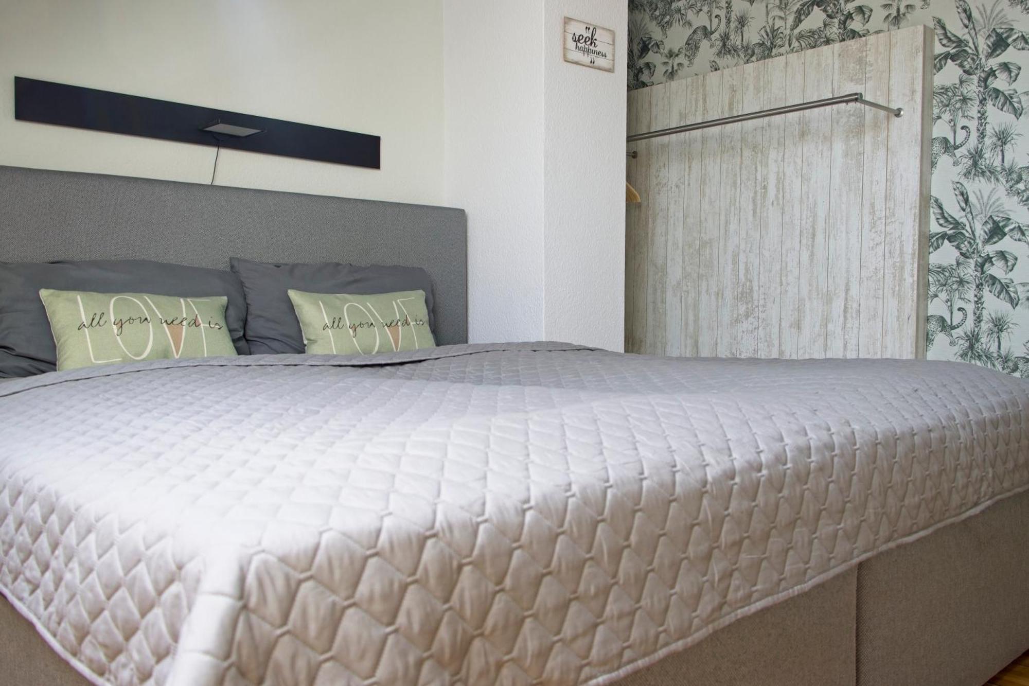 Neustadt-Aussicht - Grosse Wohnung Mit Balkon Dresden Ngoại thất bức ảnh